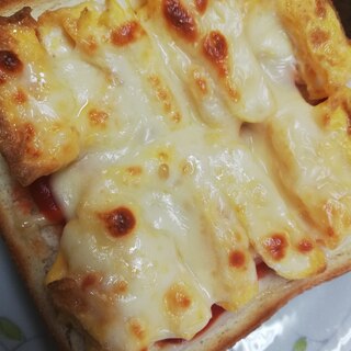 薄焼き卵とチーズのトースト